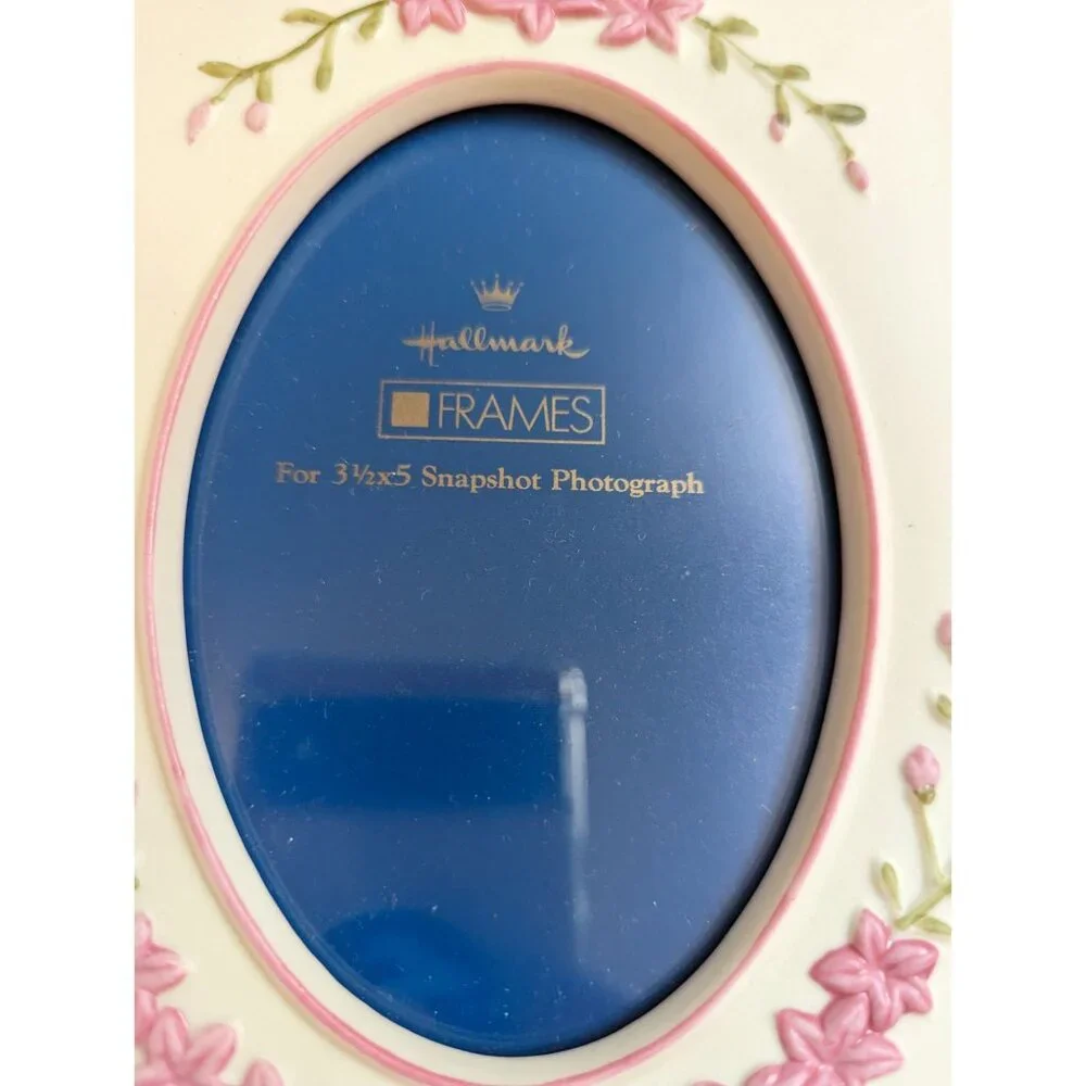 Hallmark Frames oval porcelain pink flower / buds 3 1/2 x 5 Snapshot photo w/box